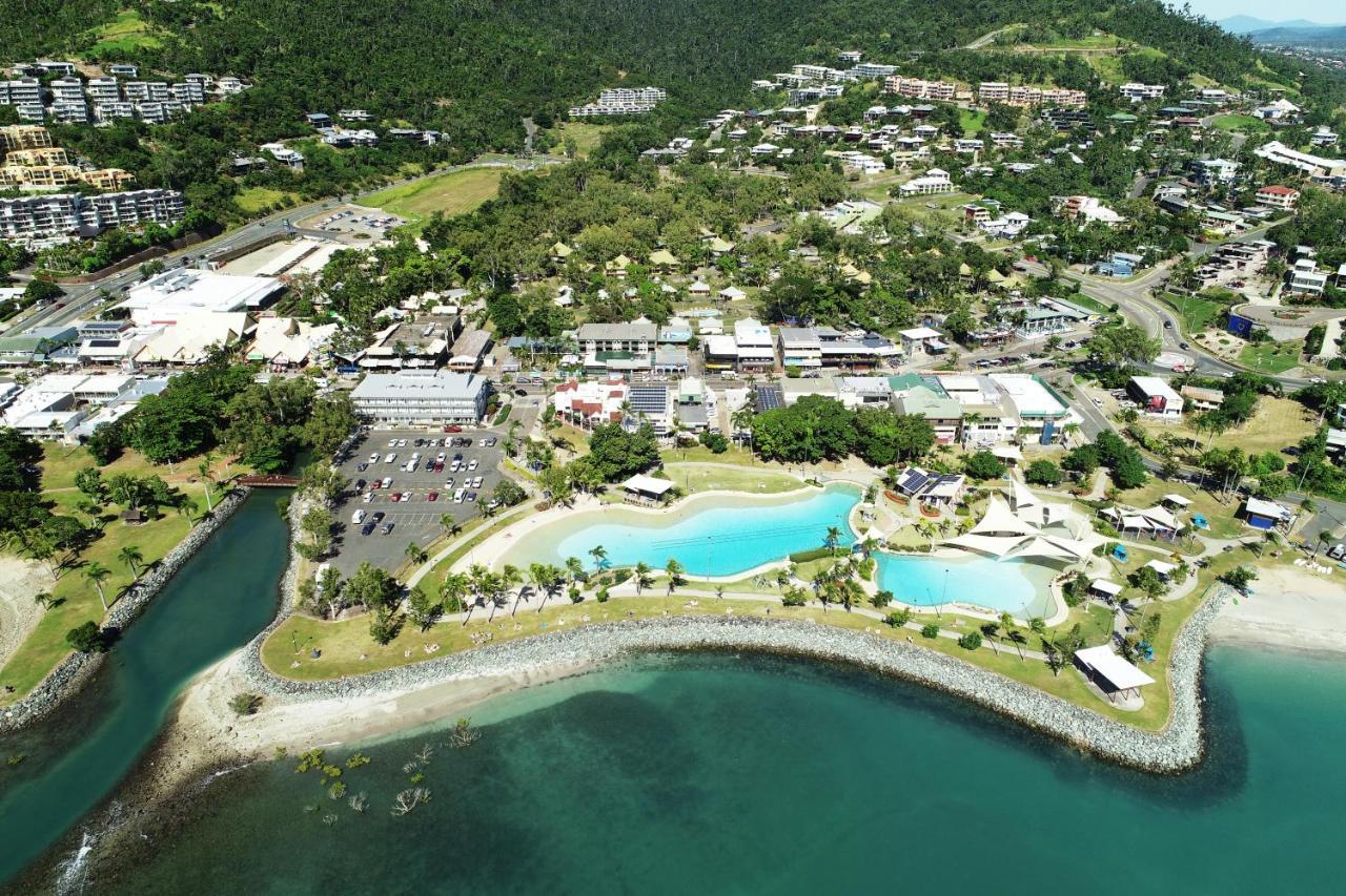 Airlie Sun & Sand Accommodation Studio #1 Airlie Beach Bagian luar foto