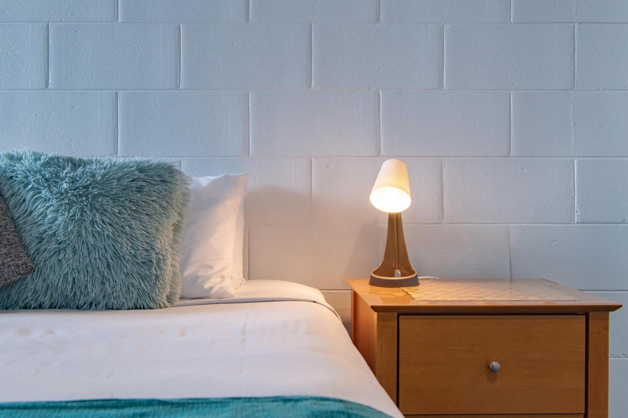 Airlie Sun & Sand Accommodation Studio #1 Airlie Beach Bagian luar foto