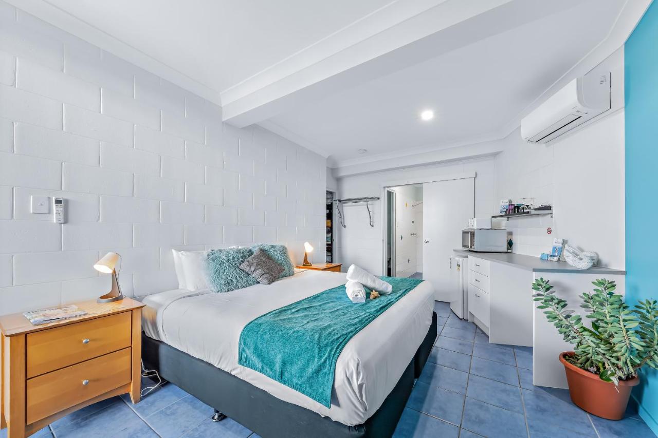 Airlie Sun & Sand Accommodation Studio #1 Airlie Beach Bagian luar foto